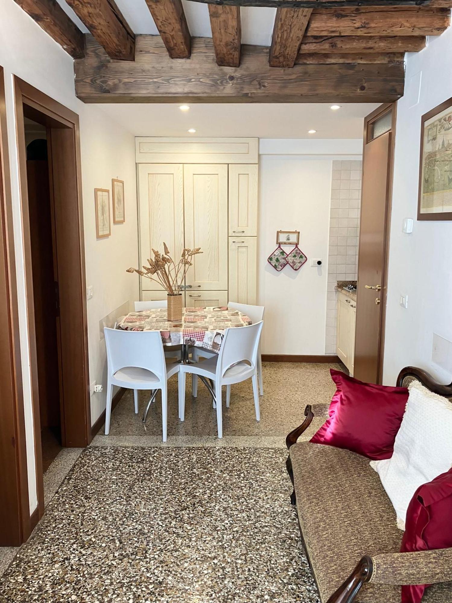 San Bortolomio Apartment Venedig